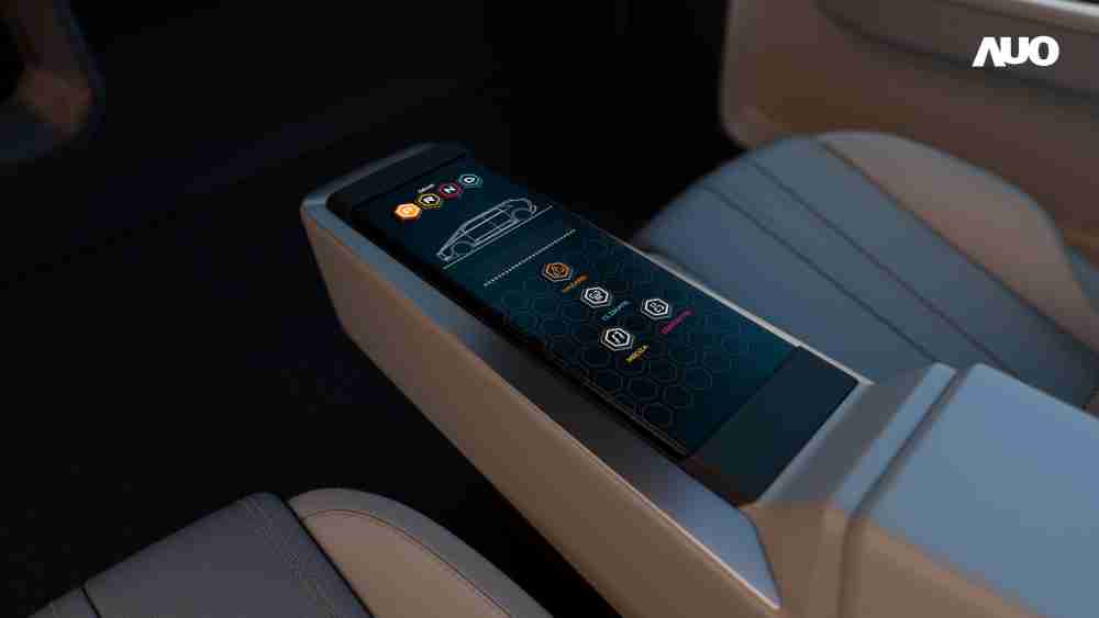 尊龙集团以人性化设计打造多变形态中控显示(Morphing Center Control)，，，，不使用时仅平面显示信息，，进行操作时，，，显示器则会动态隆起，，，转变成3D实体按钮，，并有触觉回馈，，展示人机互动新体验